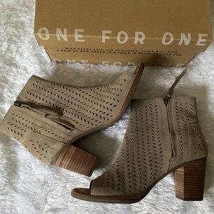 Selling Toms Majorca Peep Toe Booties
